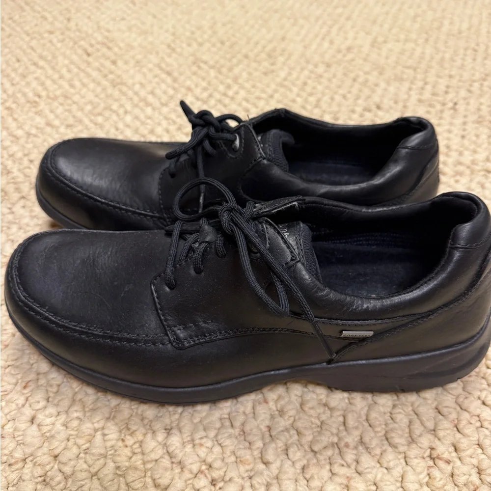 Dunham Men's Classic Black Oxfords